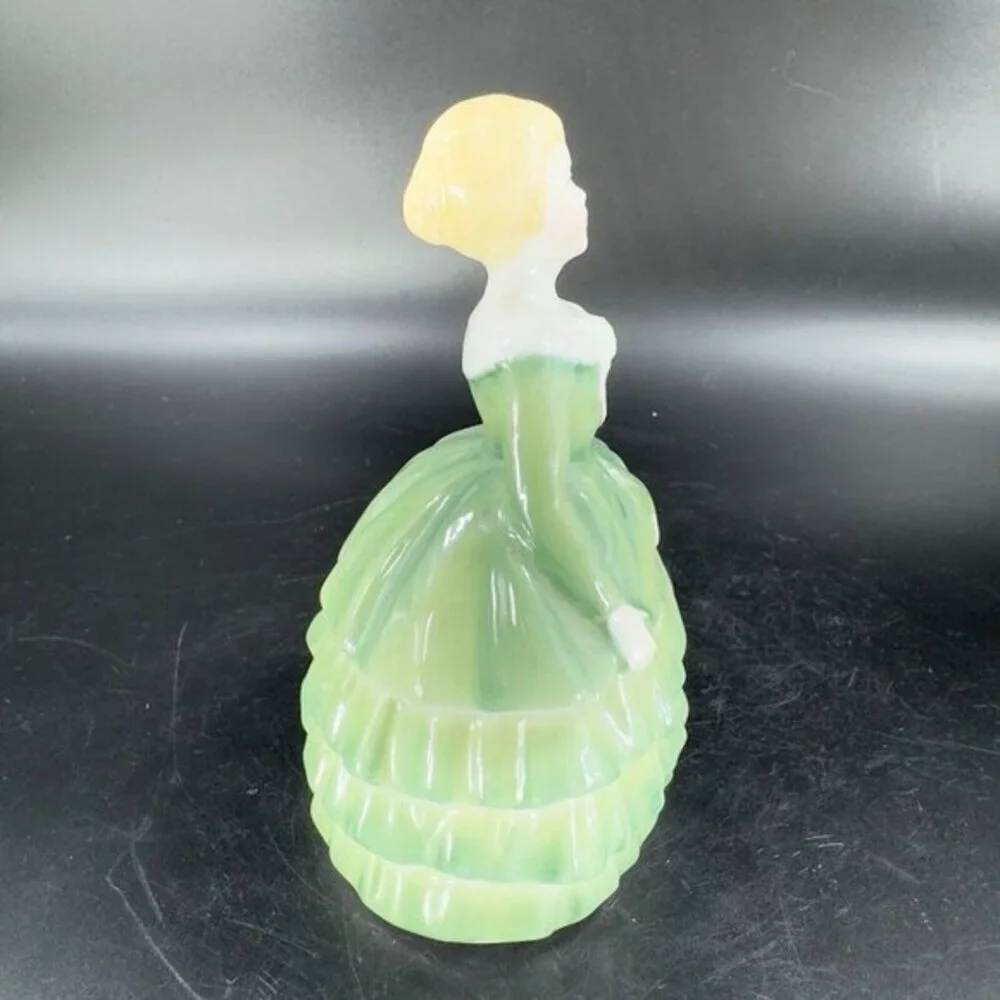 Vintage 1967 Royal Doulton England Miniature Porcelain Belle Figurine Porcelain‎